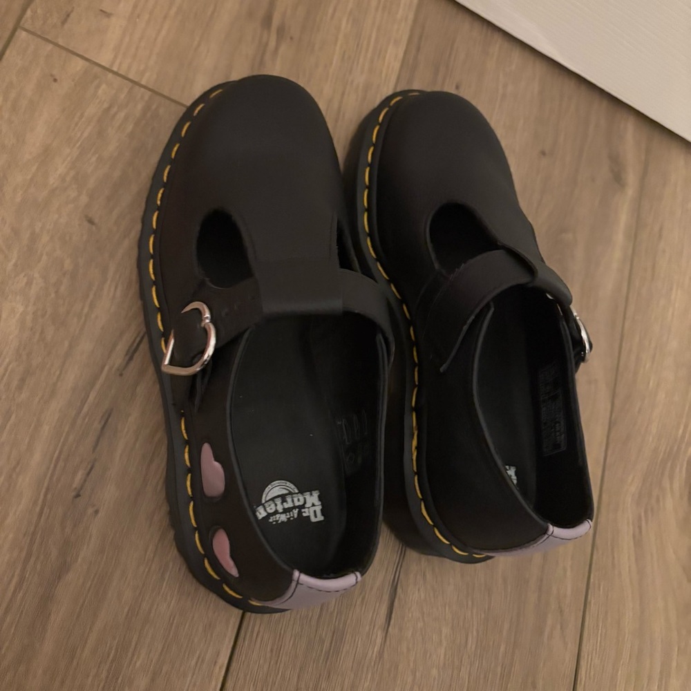 NWOT Dr Marten’s Polley Heart T-Bar Shoe - Picture 5 of 5